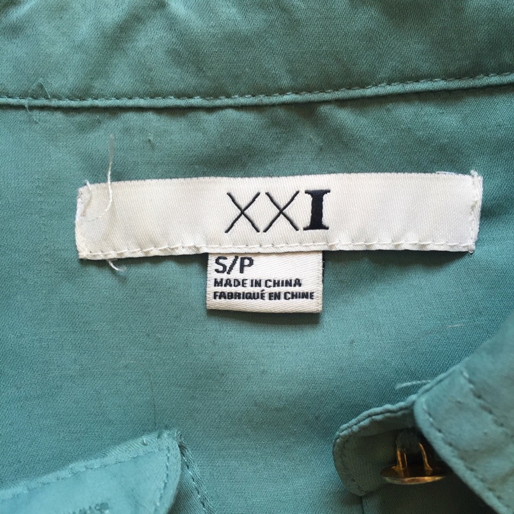 ☆ Forever 21 Button Up ☆ - Picture 4 of 4